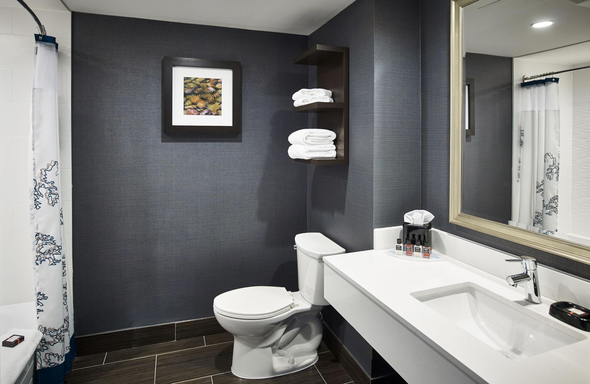 Waterfront Hotel Downtown Burlington Bagian luar foto