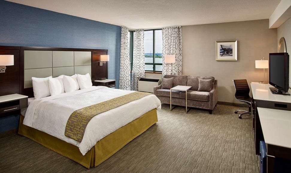 Waterfront Hotel Downtown Burlington Ruang foto