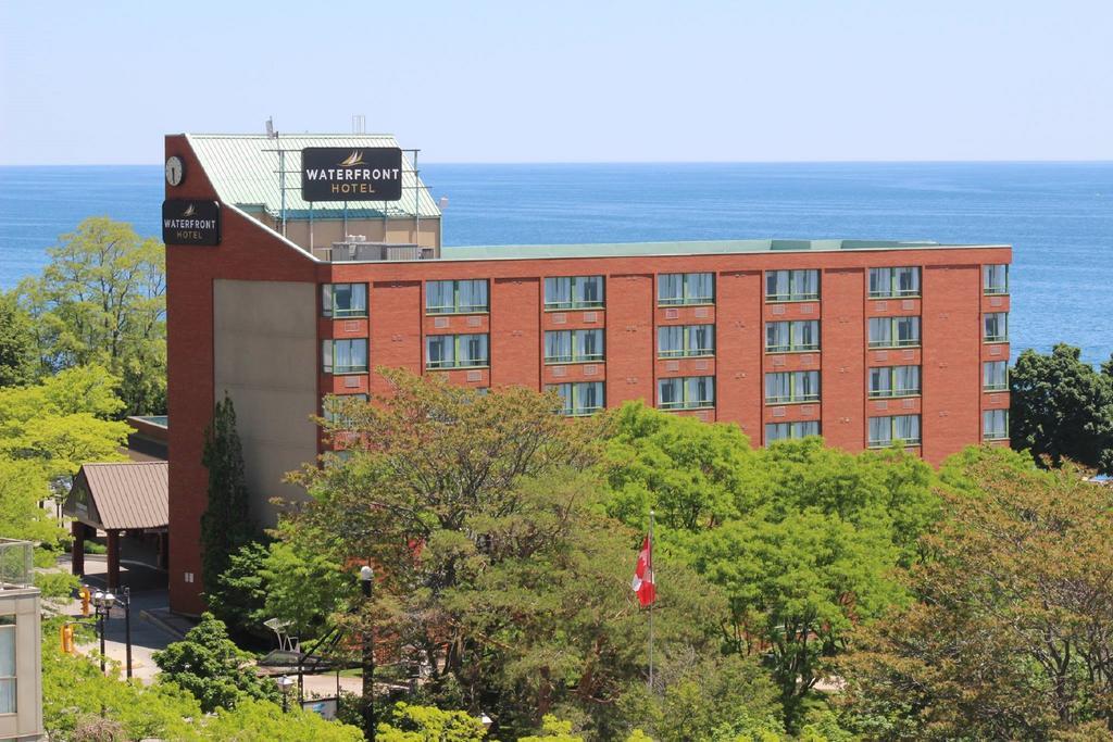 Waterfront Hotel Downtown Burlington Bagian luar foto