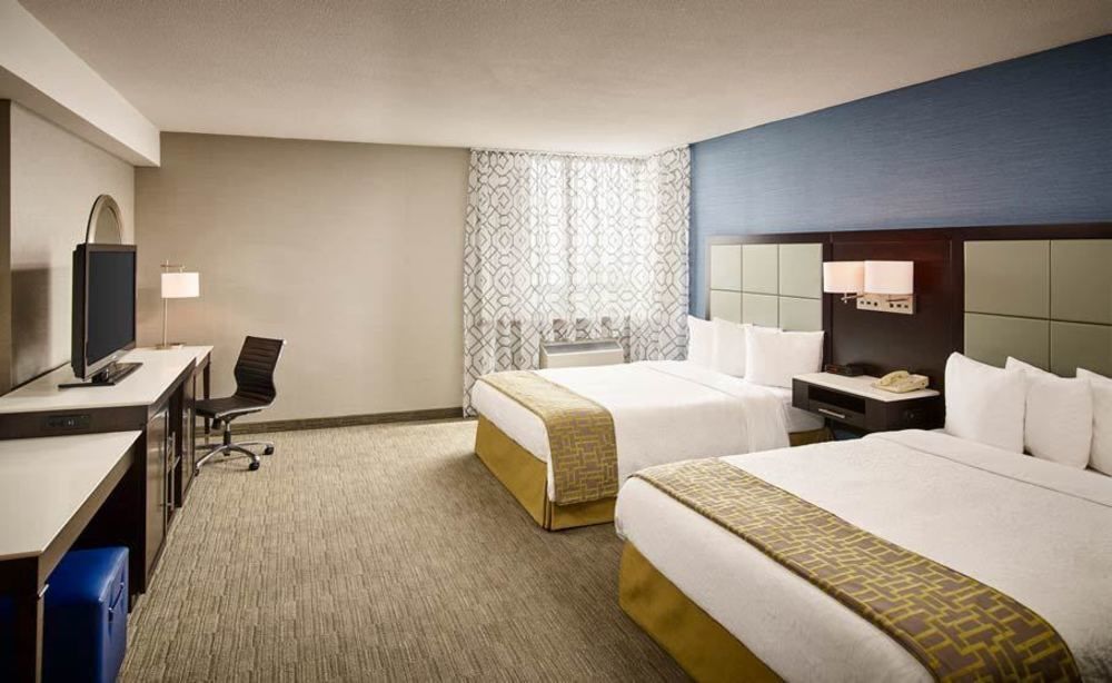 Waterfront Hotel Downtown Burlington Bagian luar foto