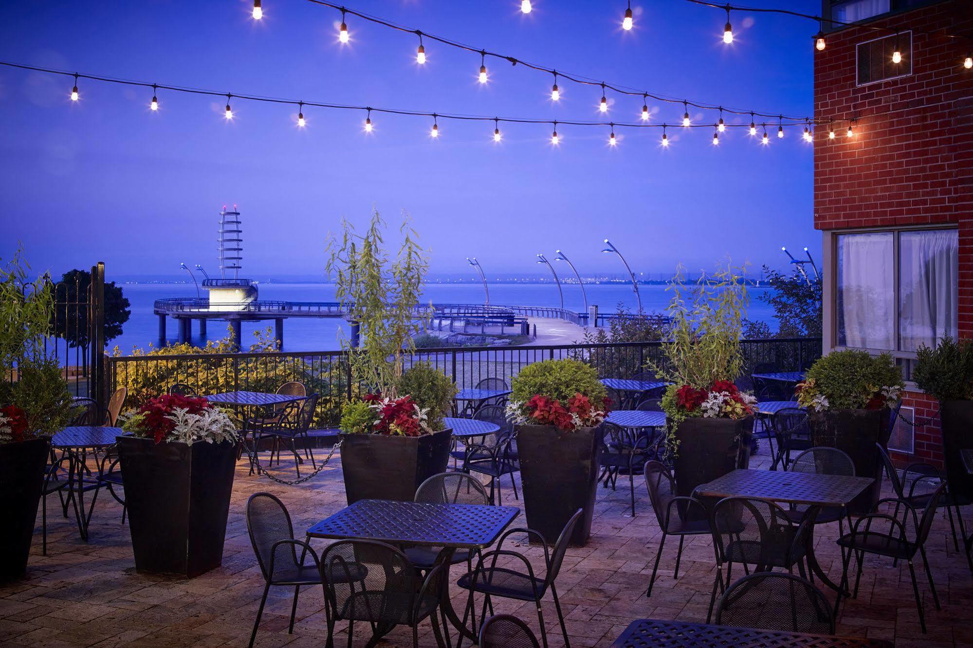 Waterfront Hotel Downtown Burlington Bagian luar foto