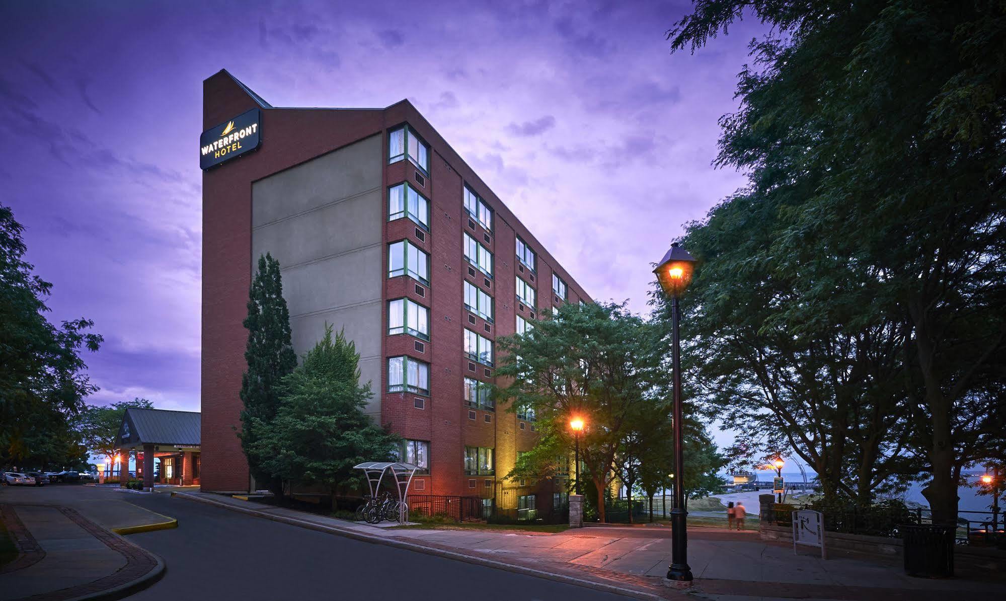 Waterfront Hotel Downtown Burlington Bagian luar foto